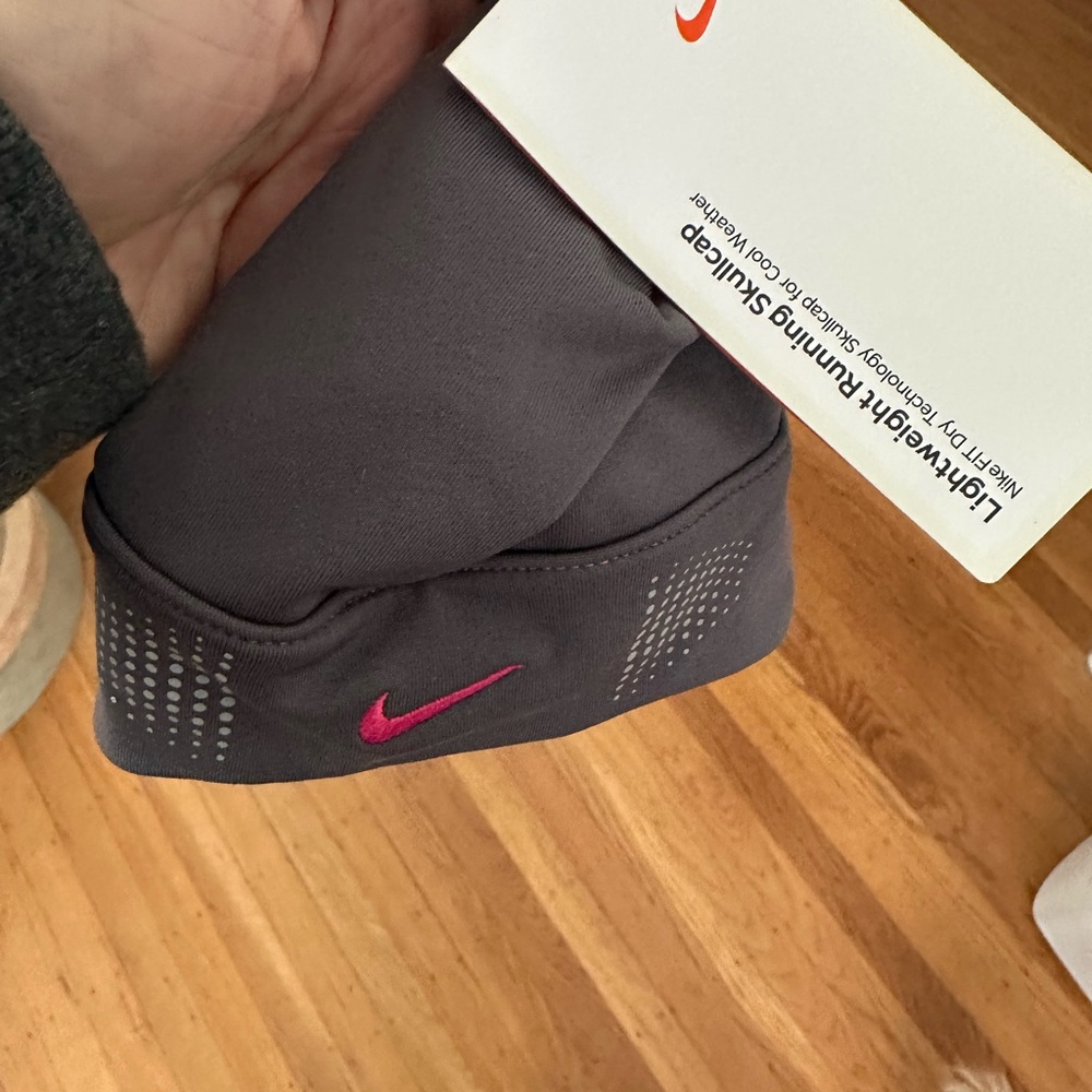 Nike Lightweight Running Skullcap NWT Gray and Pink Headband